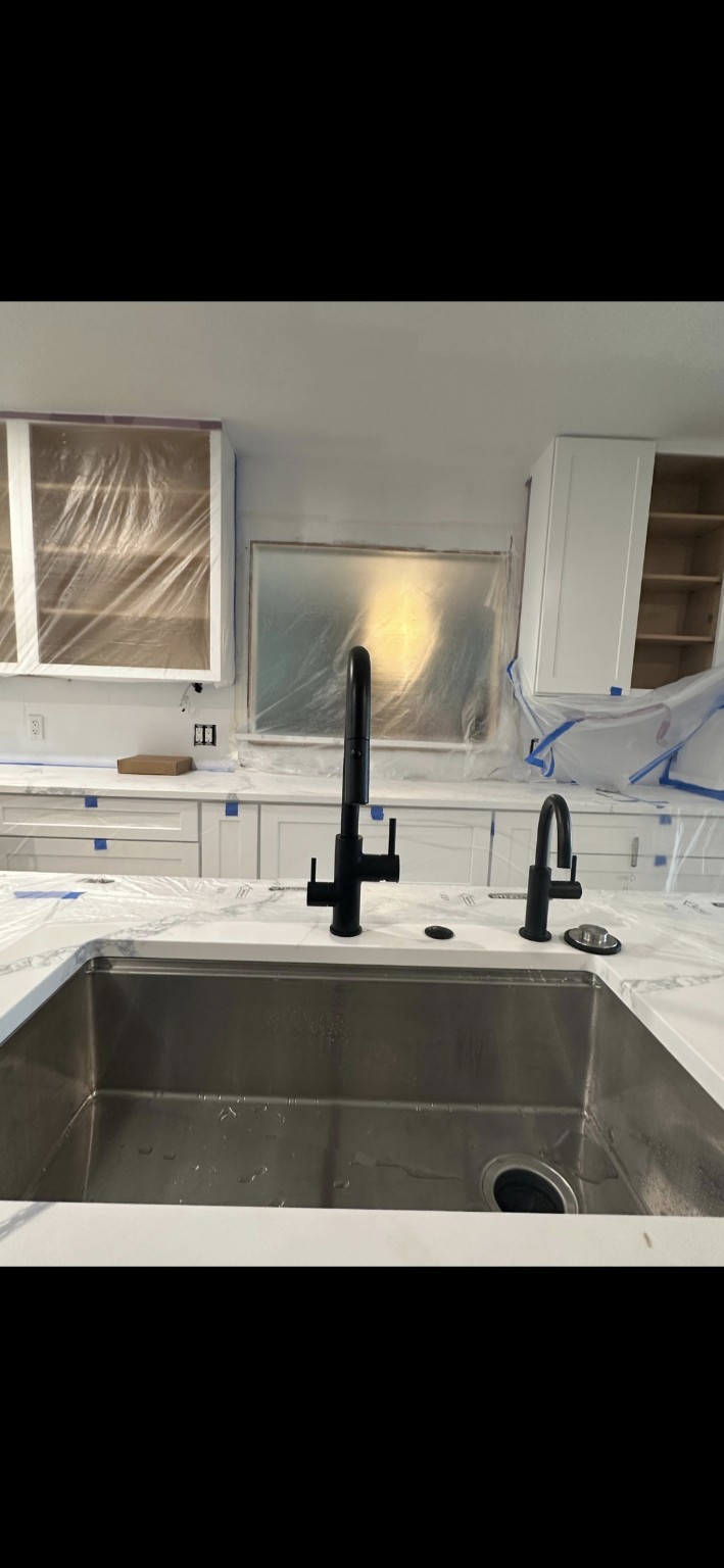 Kitchen faucet with drinking water faucet